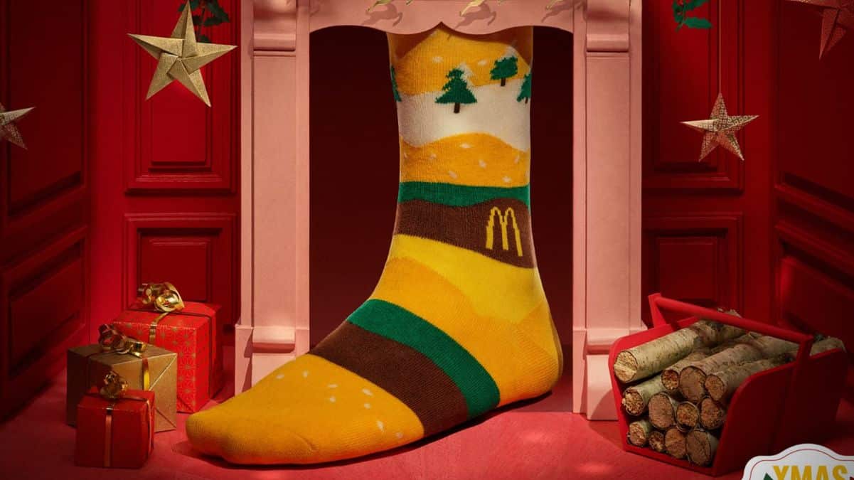 Cohue chez McDonald's pour le retour des fameuses chaussettes de Noël à 1€ !