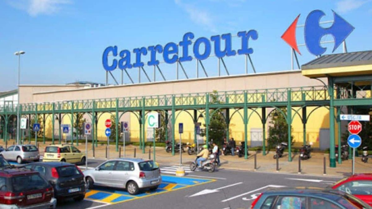 Gros carton pour Carrefour avec ce super sapin de Noël haut de gamme en promo !
