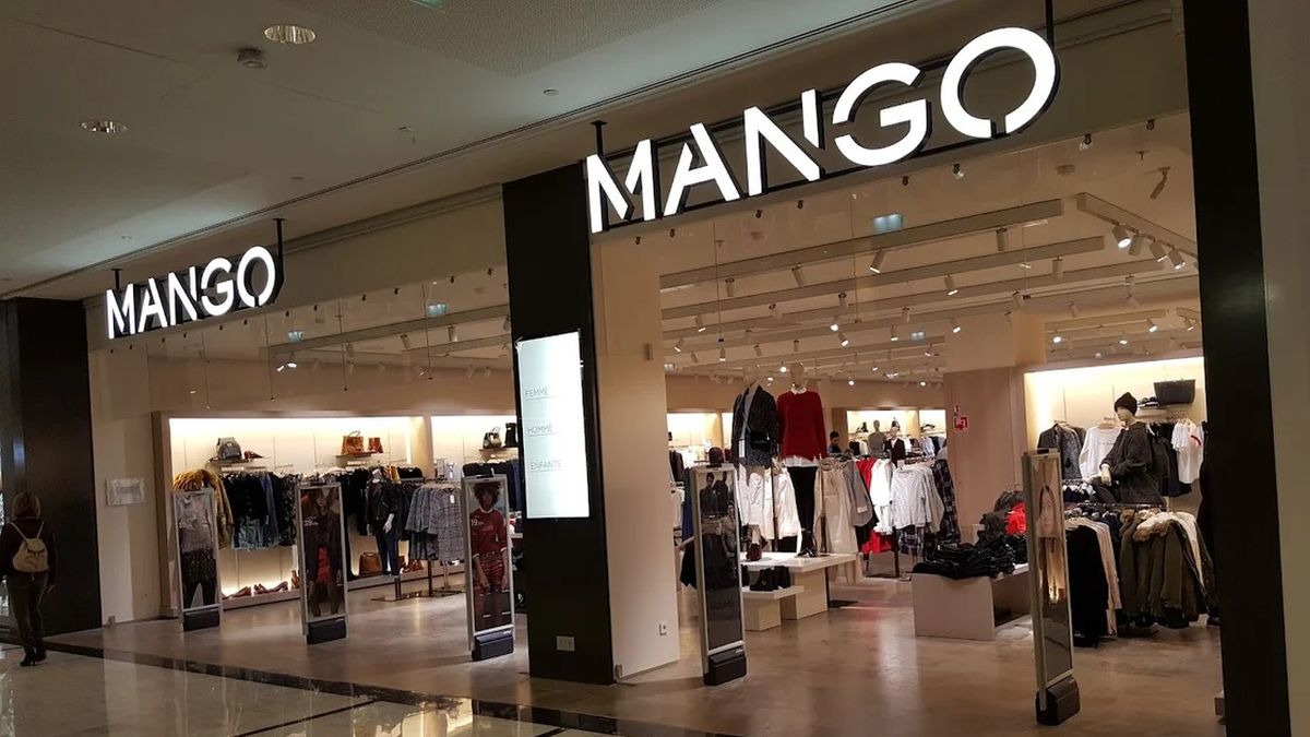 Mango craquez pour ce pantalon évasé parfait pour la saison à moins de 30€ !