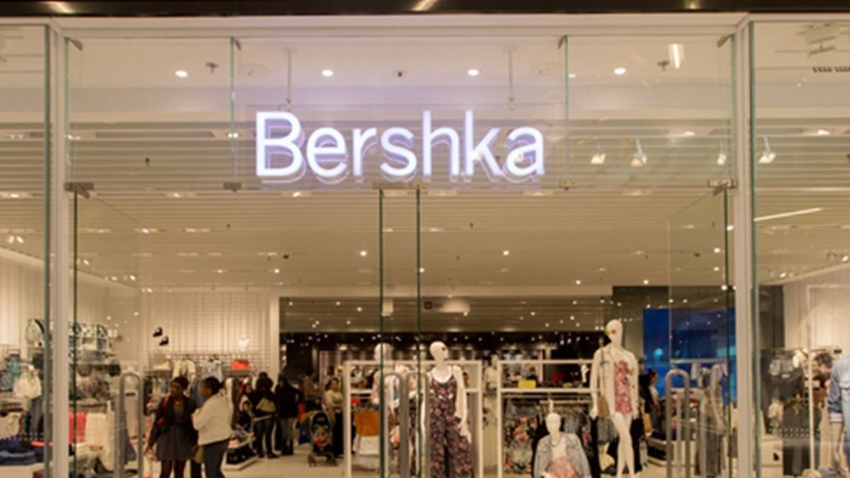 Ruée chez Bershka pour son trench-coat inspiré de grandes marques de luxe à moins de 60€ !