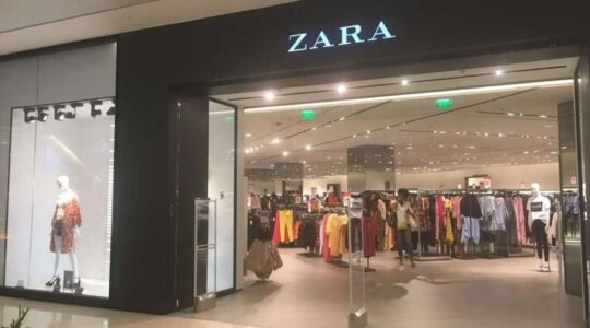 Zara bat tous les records avec son incroyable pantalon très élégant à petit prix !