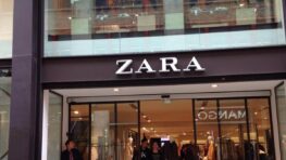 Zara cartonne avec cette robe courte et moulante à moins de 25€ !