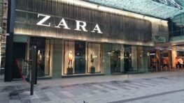 Zara explose tout avec son pantalon à sequins glamour à moins de 40 euros !