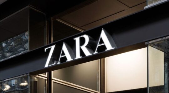 Zara frappe fort avec sa robe en maille ultra comfy pour cet hiver à petit prix !