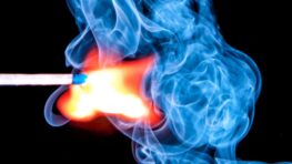 La fabrication étonnante des allumettes pour allumer le feu