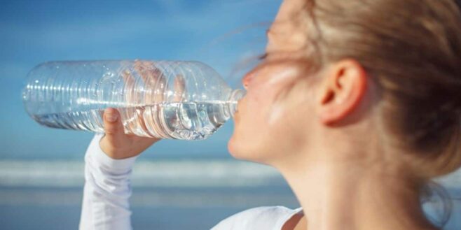 Alerte sanitaire : ne buvez plus ces bouteilles d'eau elles contiennent du plastique très dangereux pour la santé !