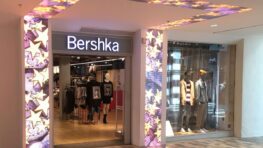 Bershka explose tout avec sa robe à moins de 30 euros parfaite pour le réveillon du Nouvel An