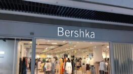 Bershka frappe fort avec ce beau manteau élégant et anti froid pour bien commencer 2023 !