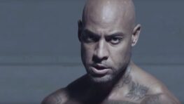 Booba furieux après la violente agression d'un de ses plus grands fans par le rappeur Maes !