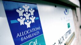 CAF cette femme doit rembourser 25 000 euros à cause de ses posts Facebook !