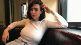 Cet homme demande le divorce après avoir vu cette photo de plus près, on voit tous la même chose !