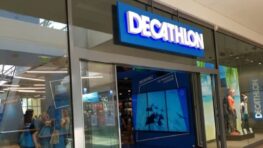 Cohue chez Decathlon pour son ciré jaune ultra pratique et très chaud à petit prix !