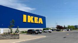 Cohue chez Ikea pour son lit parfait pour bien dormir et faire des beaux rêves !