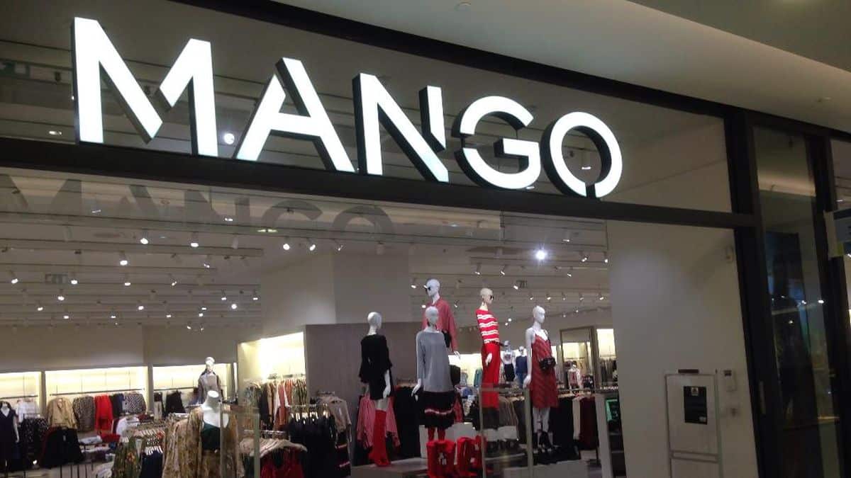 Mango cartonne avec ce pantalon flare ultra-chic à moins de 26 euros