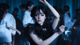 Mercredi la série Netflix a cartonné grâce à ses ressemblances avec la saga Harry Potter !