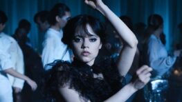 Mercredi voici comme Jenna Ortega a créé danse emblématique de la série Netflix, rien n'était prévu !