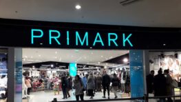 Primark son manteau avec un col en fausse fourrure à moins de 50 euros cartonne !