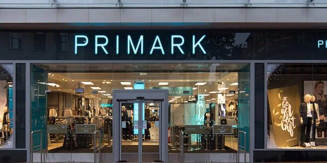 Ruée chez Primark pour la tenue parfaite pour le matin de Noël à seulement 13 euros !