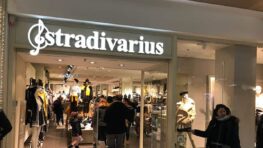 Stradivarius cartonne avec sa veste perfecto en cuir ultra canon à moins de 40 euros !