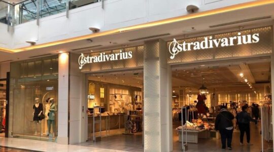 Stradivarius fait un carton avec son nouveau manteau long double face à petit prix !