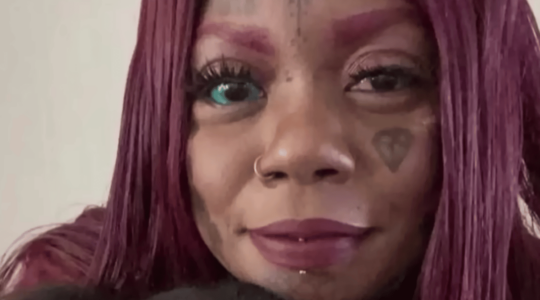 Cette maman va devenir aveugle à cause d'un tatouage, ses enfants ne voulait pas qu'elle le fasse !