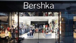 Bershka frappe fort avec sa veste en fourrure verte effet daim ultra-tendance !