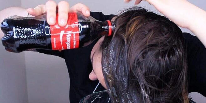 Cette influenceuse TikTok se verse du Coca sur les cheveux et le résultat est complètement fou !