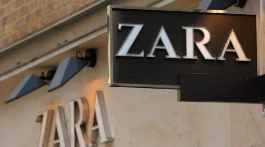 Cohue chez Zara pour ce pull en maille parfait pour colorer son hiver !