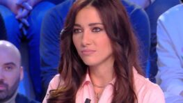 Delphine Wespiser toujours choquée par cette proposition indécente reçue d'un homme âgé de 80 ans !