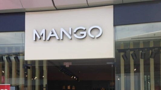 Gros carton pour Mango avec ce beau pull d'hiver incrusté de perles vendu à moins de 40 euros