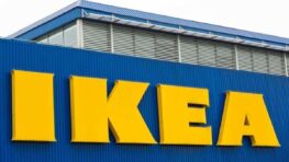 Ikea cartonne avec sa nouvelle commode parfaite pour suspendre toutes vos chemises, robes et vestes !