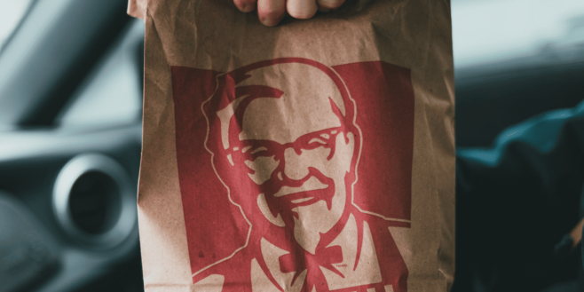 KFC : cette famille commande un bucket de 30 wings et ce qu'elle reçoit est un gros foutage de gueule !