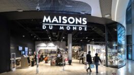 Maisons du Monde frappe fort avec son joli tabouret en osier qui se transforme en coffre secret !
