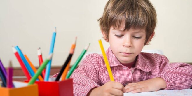 Si votre enfant fait ça en classe c'est qu'il est très intelligent selon la science !