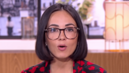 Agathe Auproux sublime en tenue de cambrioleuse pour vous voler votre cœur !