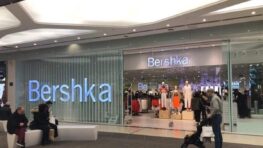 Bershka cartonne avec cette combinaison en jean ultra canon à moins de 40 euros !