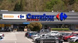Carrefour cartonne avec ce minibar à roulettes qui n'existe même pas chez Ikea !