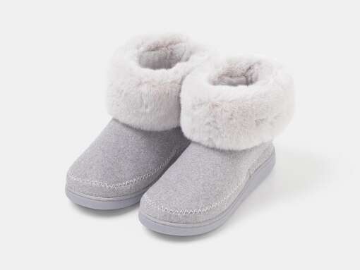 Cohue chez Carrefour pour ces chaussons super chauds à moins de 10 euros pour finir l'hiver