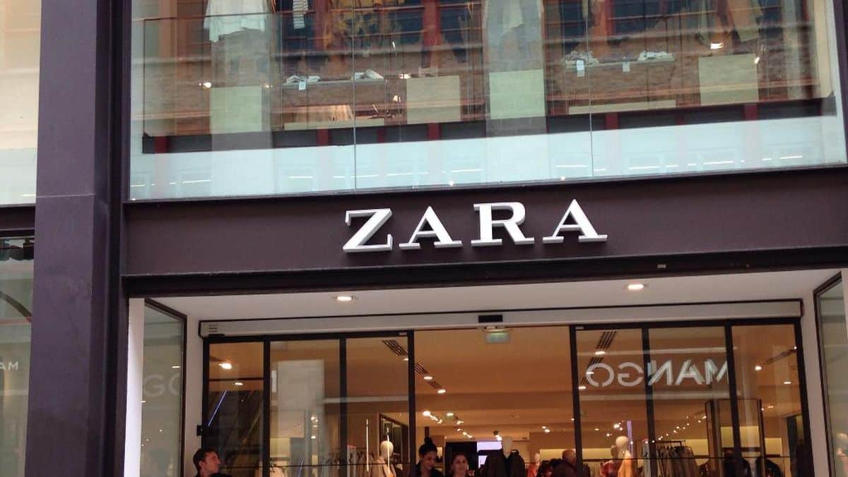 Gros carton chez Zara pour cette veste en jean ultra canon pour un look romantique à la Saint Valentin