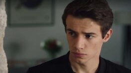 Ici tout commence Axel va faire une étrange découverte qui va le mettre dans les problèmes !
