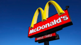 McDonald's cartonne avec cette manucure trop stylée pour les fans de McDo jusqu'au bout des ongles !