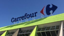 Carrefour cartonne avec cette table de pique-nique parfaite pour toute la famille à moins de 40 euros !