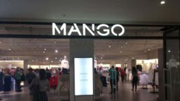 Cohue chez Mango avec sa veste de costume idéale pour tous vos looks de bureau !