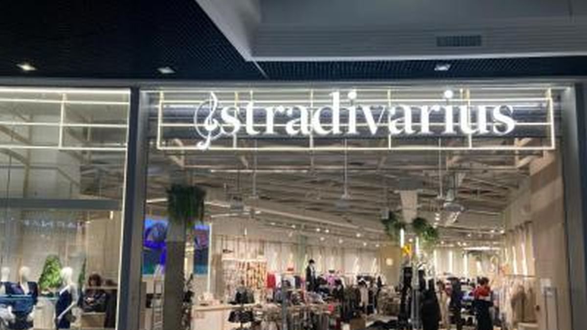 Cohue chez Stradivarius pour sa jupe en jean ultra tendance à tout petit prix !