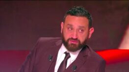 Cyril Hanouna très triste annonce les départs de Kelly Vedovelli et Delphine Wespiser de TPMP !