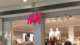 H&M frappe fort sa robe de soirée idéale pour vos soirées d'été à tout petit prix !