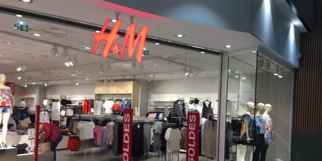 H&M vend la jupe évasée la plus tendance du printemps à moins de 35 euros !