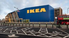 Ikea transforme un miroir en cintre à moins de 10 euros et fait un énorme carton !