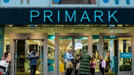 Primark tient robe midi dos nu noire la plus chic du printemps à 14,99 € !
