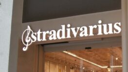 Stradivarirus cartonne avec les lunettes de soleil parfaites pour cet été et déjà adoptées par toutes les influenceuses !